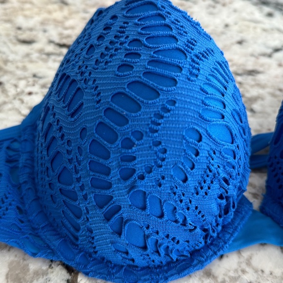 Aerie bikini top; crochet style, underwire push up 34D - Picture 3 of 7